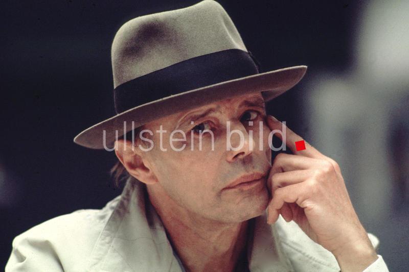 Beuys, Joseph - Kuenstler, D