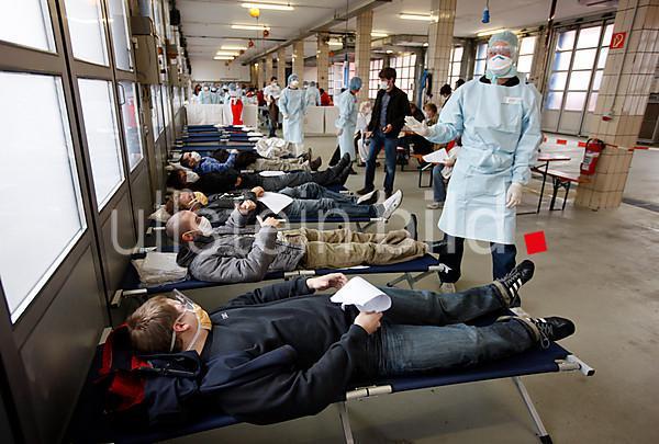 Outbreak, pandemic exercise by the Fire Brigade Essen, for mass vaccination of the population when at risk by a virus, Essen, North Rhine-Westphalia, Germany, Europe