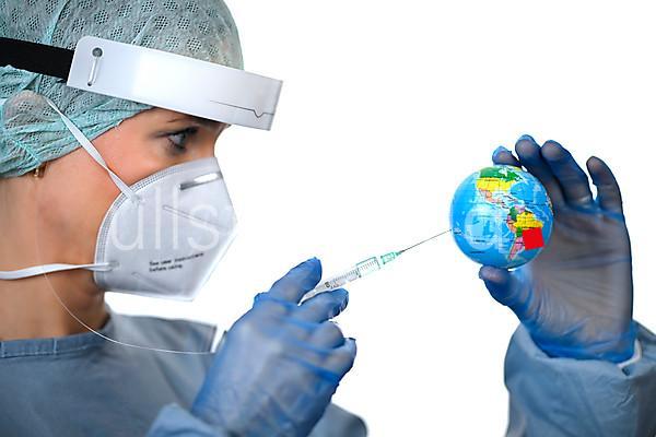 Symbol image Corona vaccine, doctor with syringe, corona crisis, Baden-Württemberg, Germany, Europe